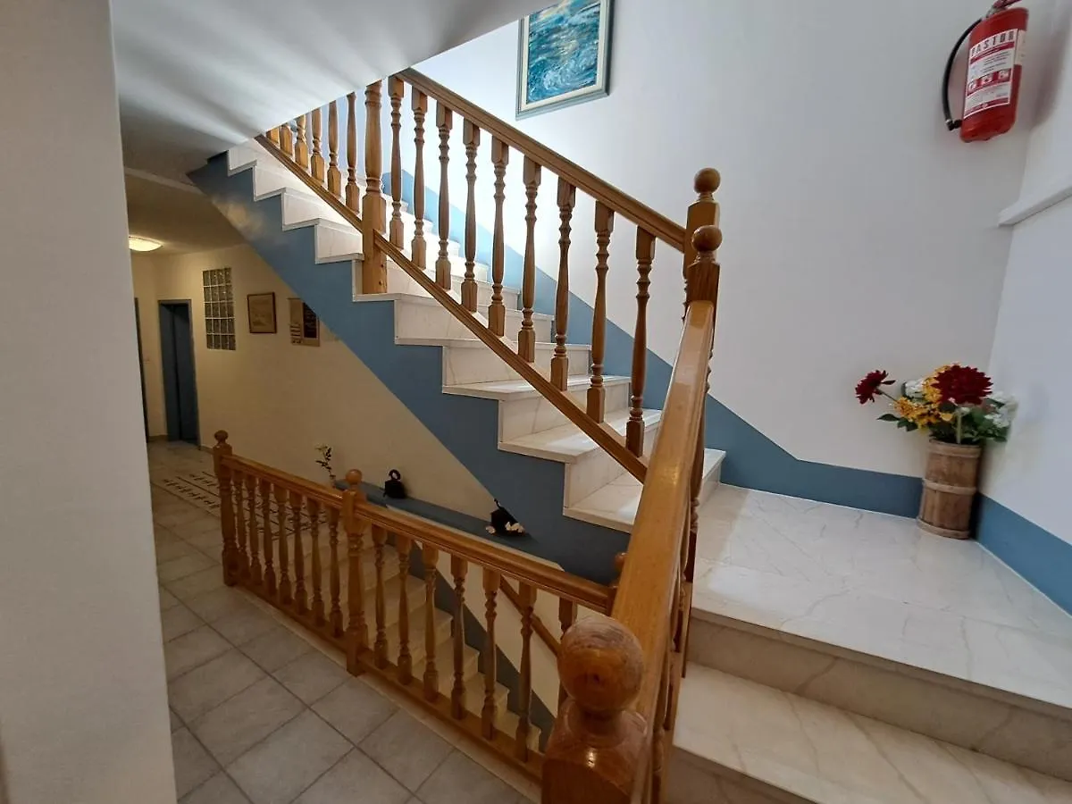 Bed and Breakfast Sobe MaMaLu Valun Frühstückspension